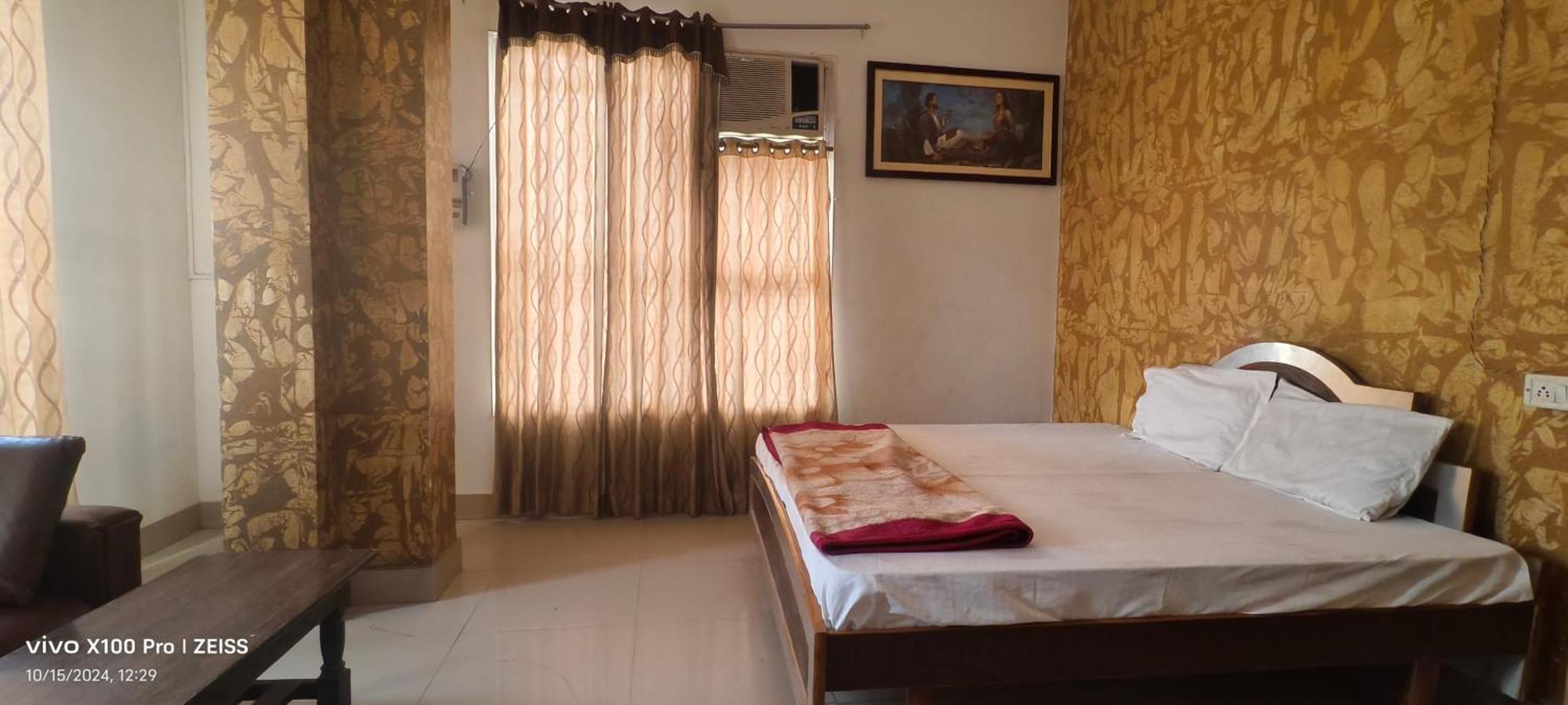 Surya Hotel Sirsa Pokoj fotografie