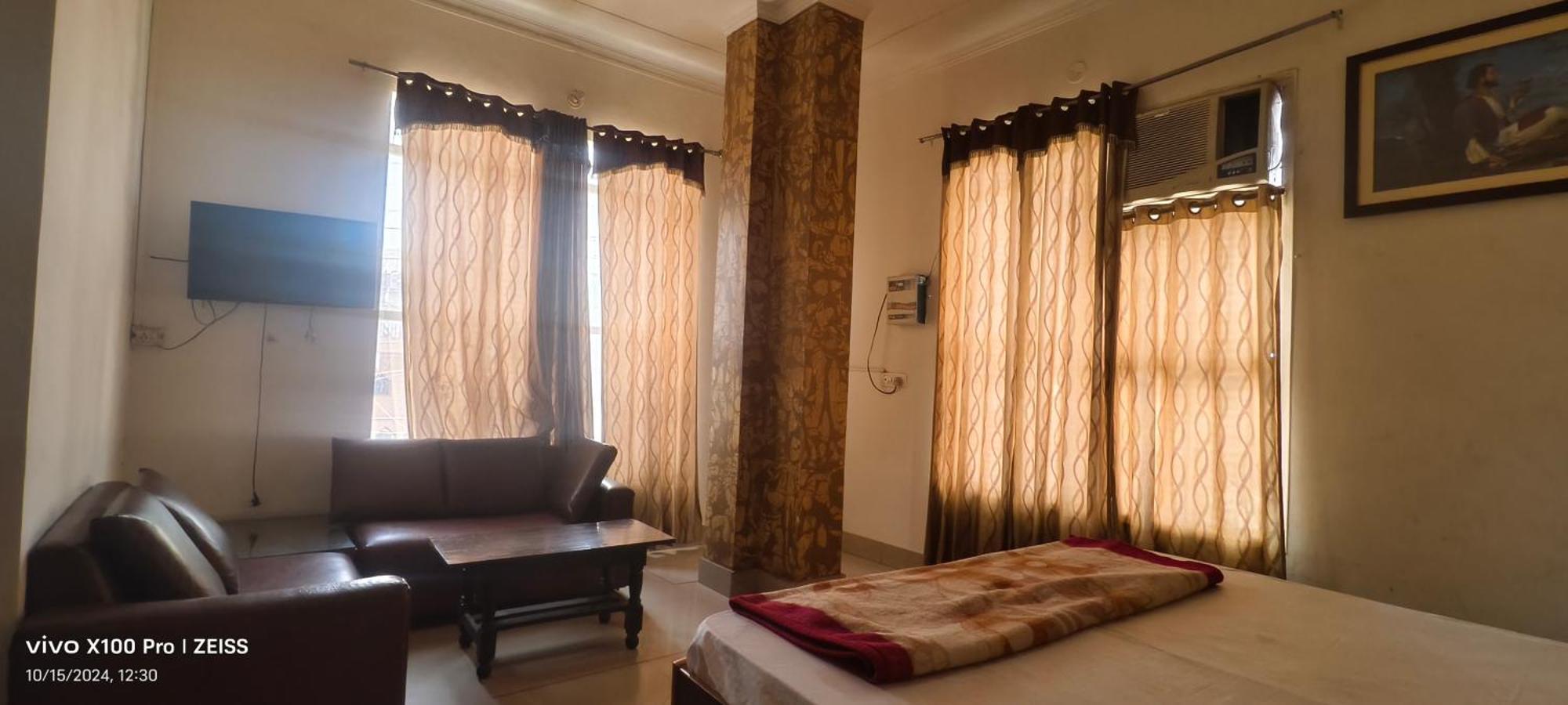 Surya Hotel Sirsa Exteriér fotografie